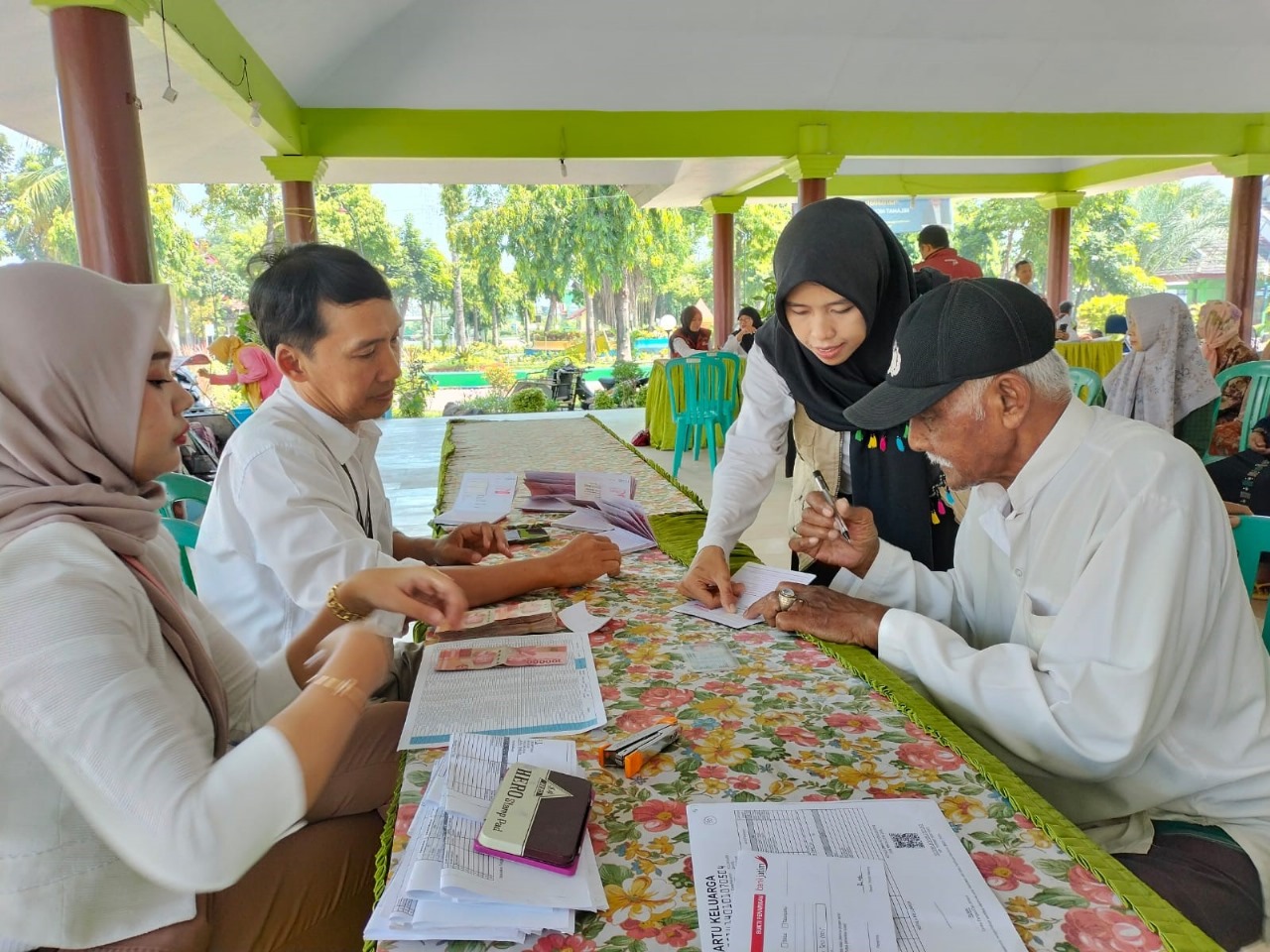 Pemprov Jatim-Dinsos Jatim Laksanakan Penyaluran PKH Plus Tahap I di Kabupaten Pasuruan