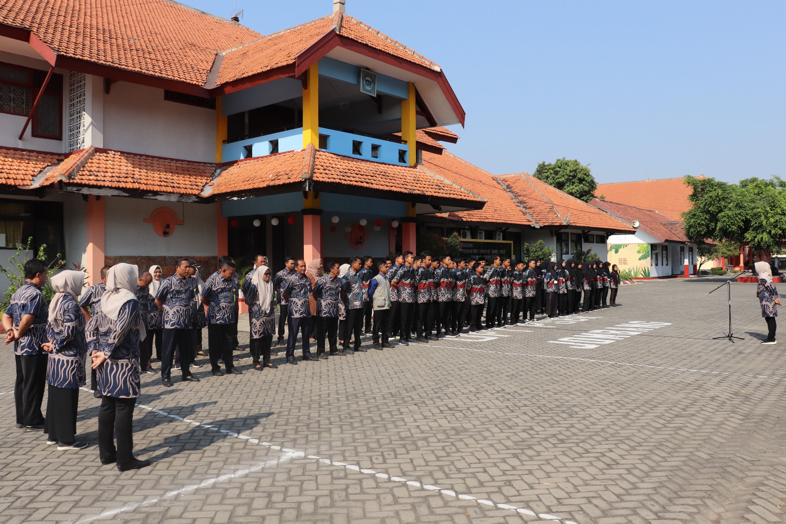 Semarakkan Hari Batik Nasional, Pemprov Jatim-UPT PSBR Jombang Dinsos Jatim Gelar Apel Bersama 